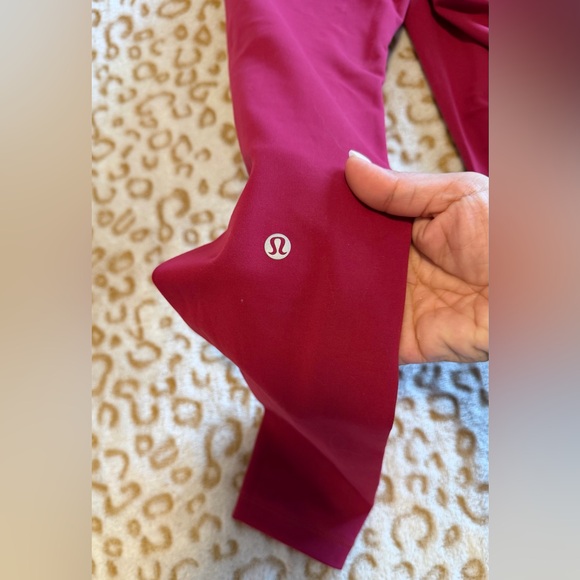 Lululemon athletica Women’s Cherry Red Leggings
Size: 6 - Picture 7 of 9